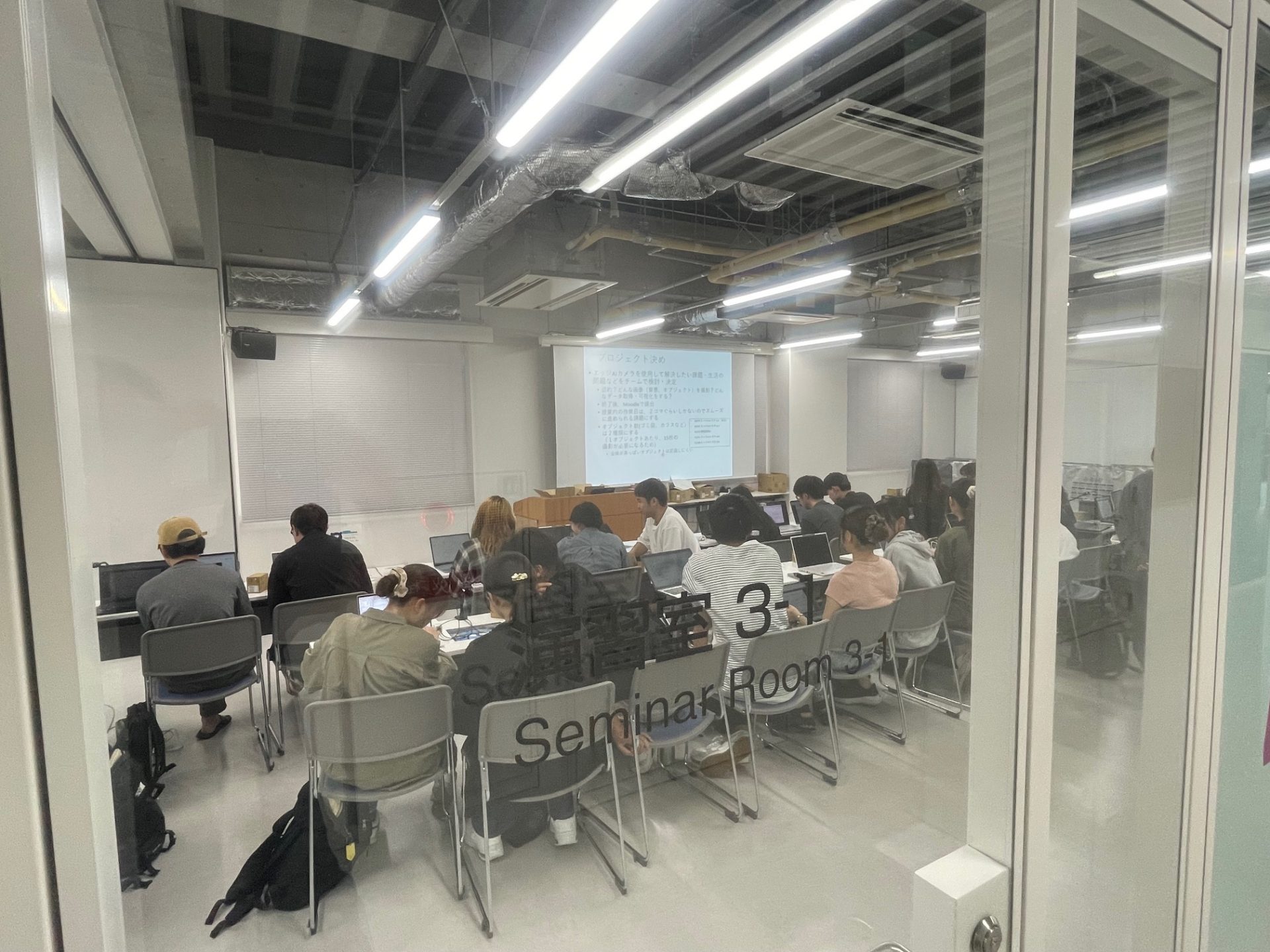 新棟D-Squareで「DSゼミナールⅡ」開催！AIカメラで社会課題に挑戦！